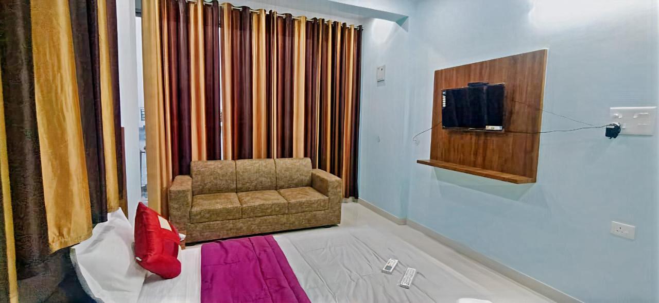 Hotel Comfort Inn Homestay Дехрадун Экстерьер фото