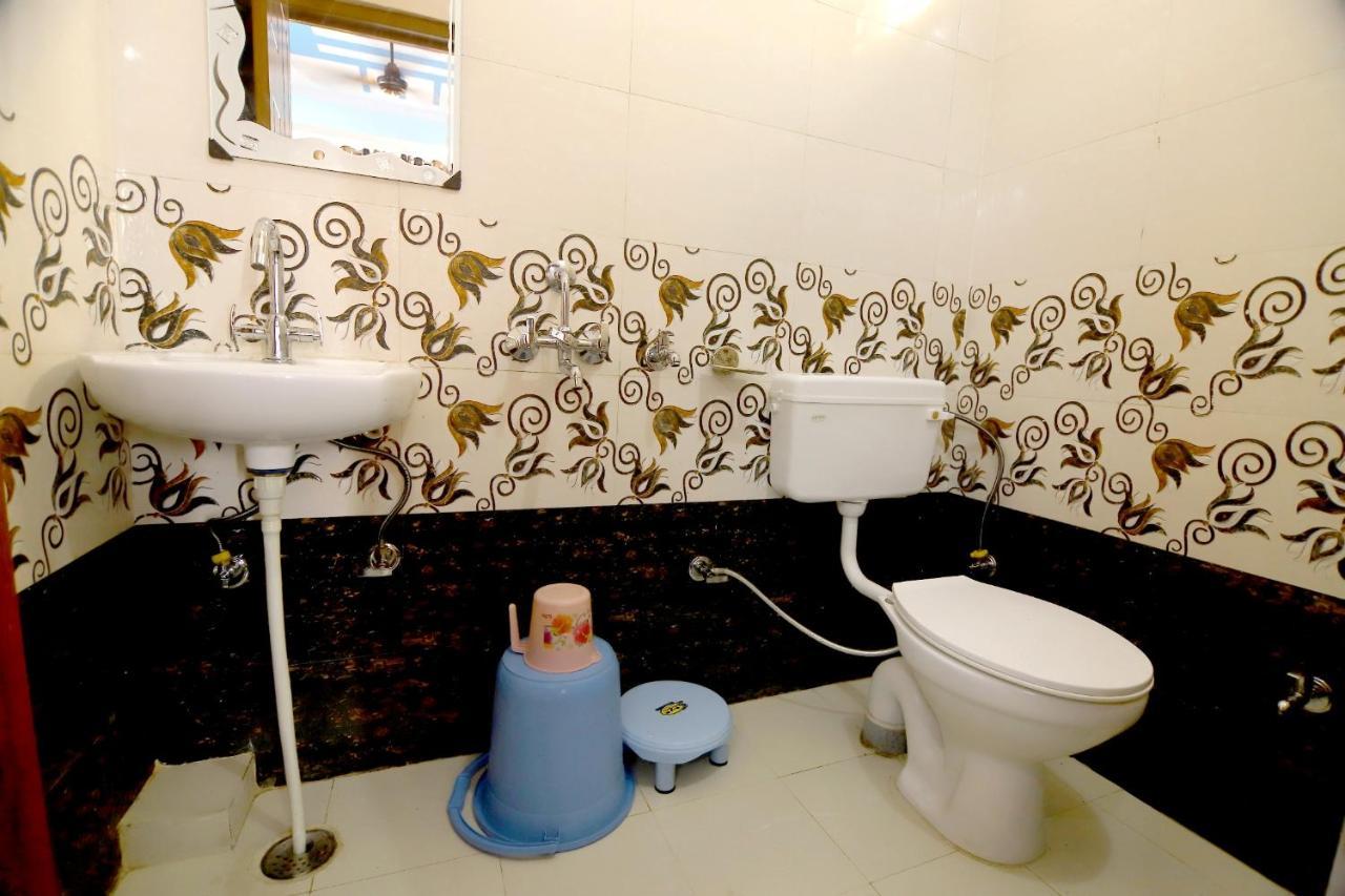 Hotel Comfort Inn Homestay Дехрадун Экстерьер фото