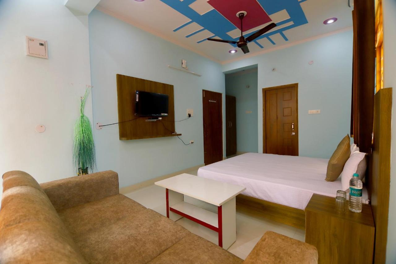 Hotel Comfort Inn Homestay Дехрадун Экстерьер фото